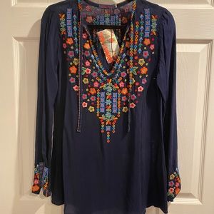 Beautiful NWT Johnny Was embroidered tunic!!